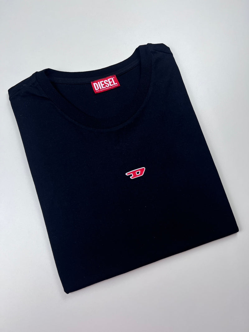 Camiseta Diesel - Preta - Importada