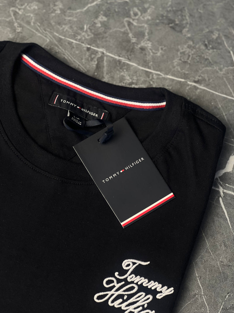 Camiseta Tommy Hilfiger - Preta - Seda Pima