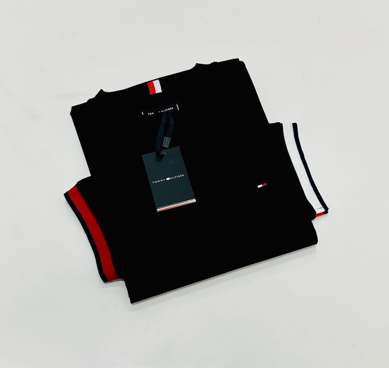 Camiseta Tommy Hilfiger - Preta  - Importada