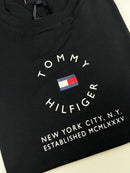 Camiseta Tommy Hilfiger - Preta - Seda Pima